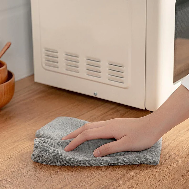 CleanSweep | Flexible und lange Bürste zum Staubwischen