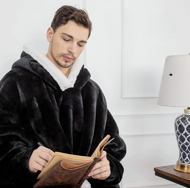 Ultra mukava jättimäinen huppari täydelliseen rentoutumiseen