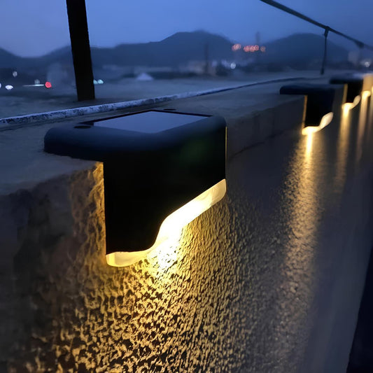 Ultra-powerful LED solar lamp for outdoor use